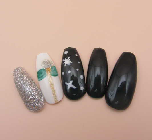 Gloss Black, White, And glitter Nails With Stars And Christmas Ornaments